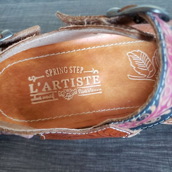 L'Artiste by Spring Step Teddy Tooled Leather Wedge Sandals Brown Size Women's 9 - Picture 9 of 11